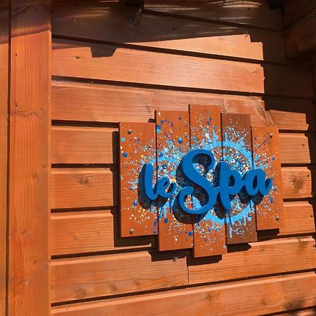 Bed and Breakfast Les Maitres Sonneurs Huriel Exterior foto