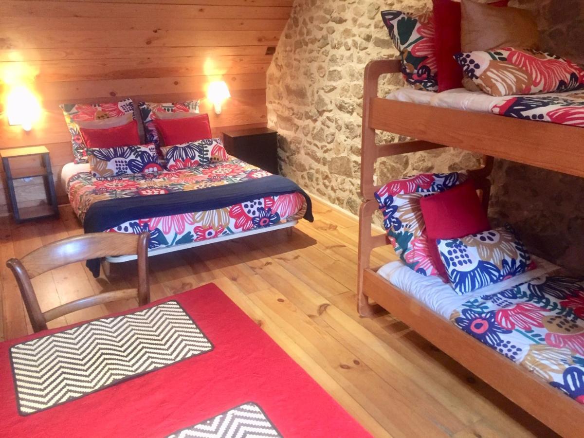 Bed and Breakfast Les Maitres Sonneurs Huriel Exterior foto